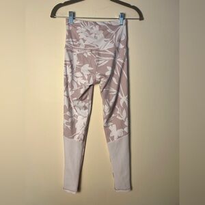 Strut This One Size 0/S Womens Floral Leggings Beige White Stretch Cool Mesh